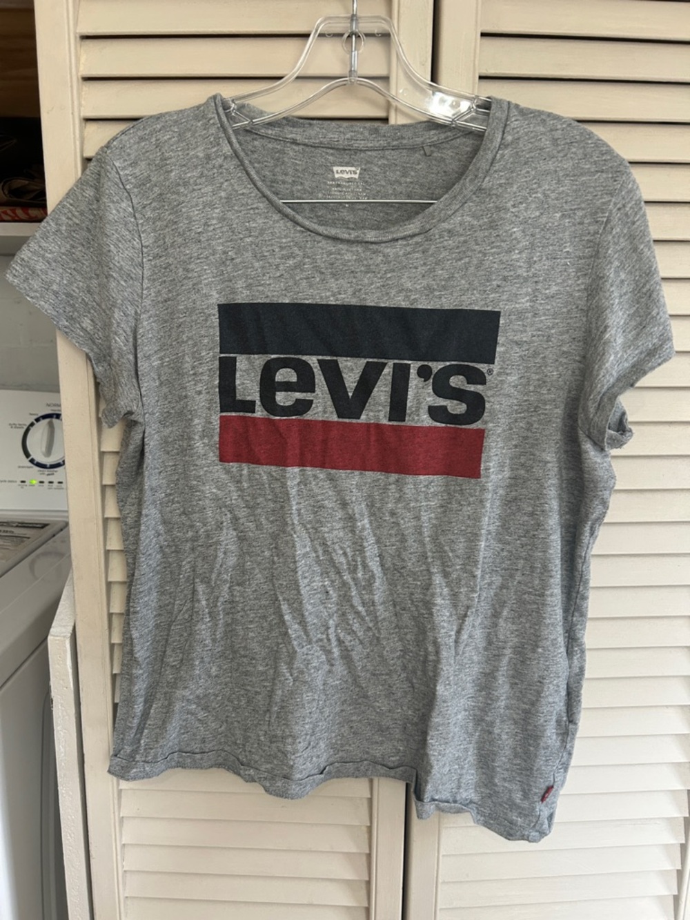 Levi's vintage Women's Gray Logo Tee y2k Short Sleeve Casual Top scoopneck